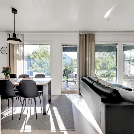 Nordic Style - 100m2 Quality Near Santa Claus Village, 3bdr, Wi-fi, Parking, Sauna Villa
