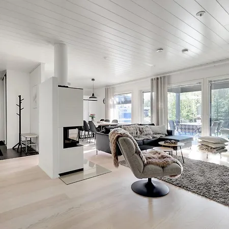 Villa Nordic Style - 100m2 Quality Near Santa Claus Village, 3bdr, Wi-fi, Parking, Sauna Rovaniemi