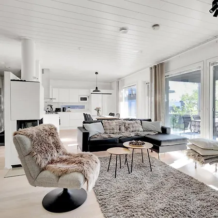 Nordic Style - 100m2 Quality Near Santa Claus Village, 3bdr, Wi-fi, Parking, Sauna Villa Rovaniemi