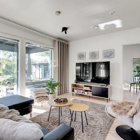 Nordic Style - 100m2 Quality Near Santa Claus Village, 3bdr, Wi-fi, Parking, Sauna * Rovaniemi
